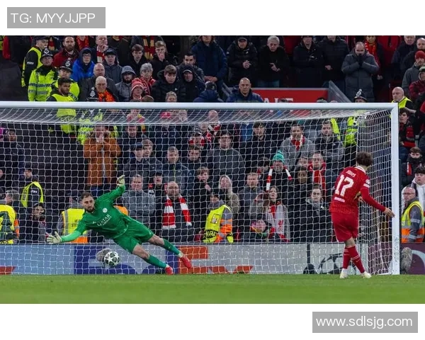 利物浦与巴黎精彩对决比分直播全程跟踪分析与赛后点评 利物浦与巴黎精彩对决比分直播全程跟踪分析与赛后点评