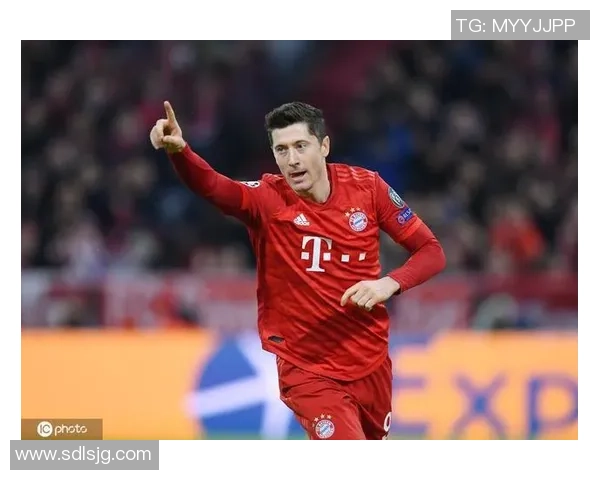 莱万回归旧主战拜仁球迷怒斥其忘恩负义情绪高涨